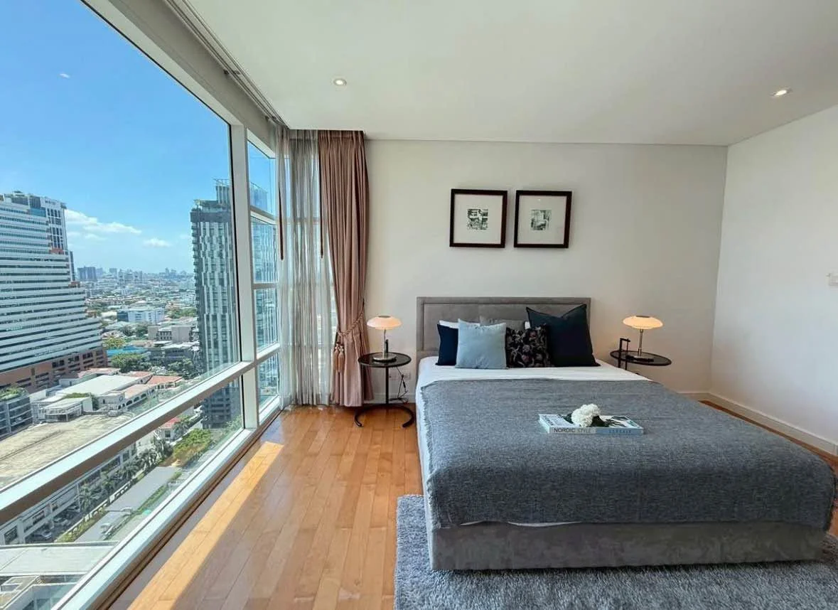 2 Bedroom condo in Fullerton Sukhumvit