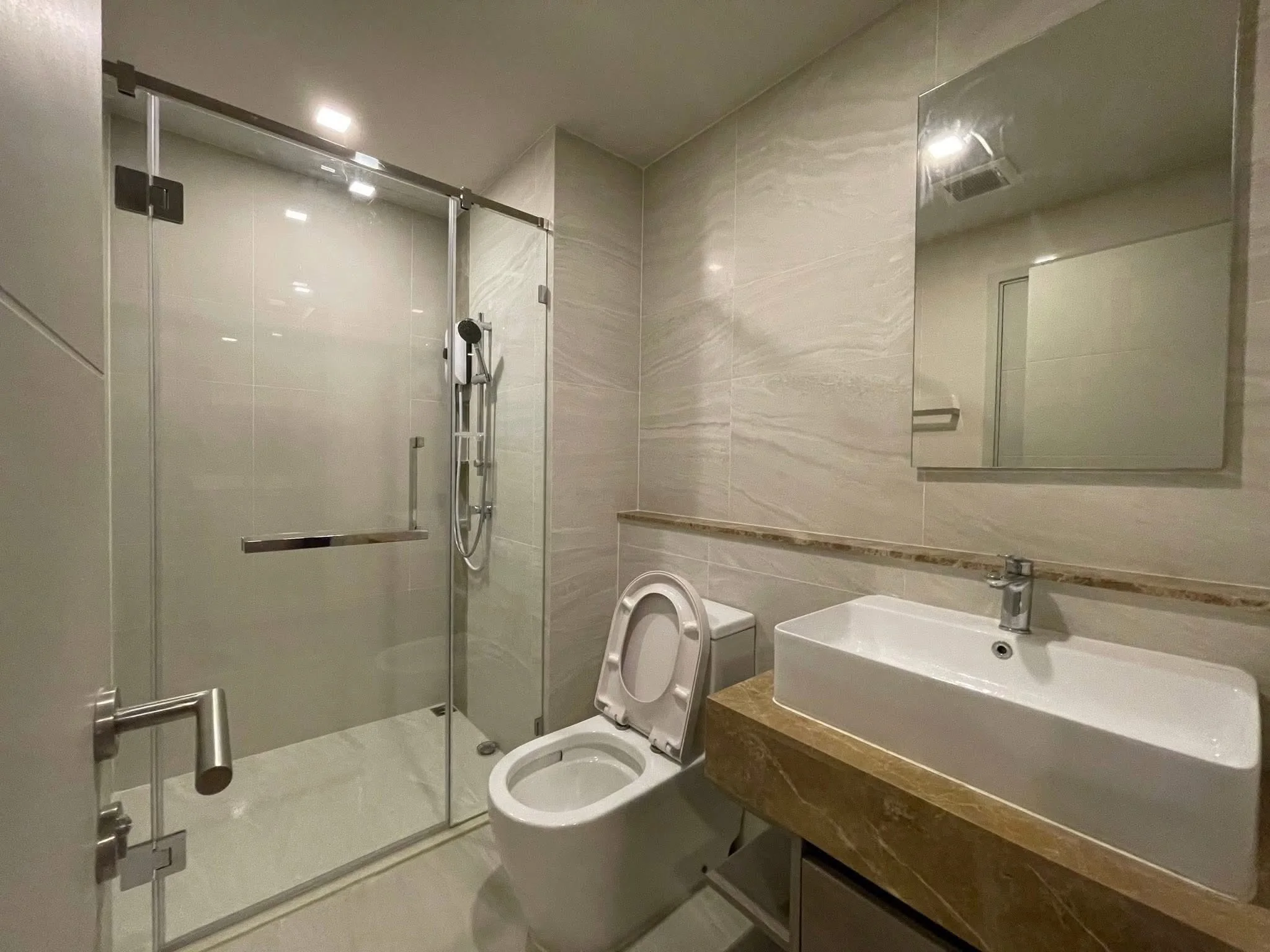 1 Bedroom condo in Quintara Treehaus Sukhumvit 42