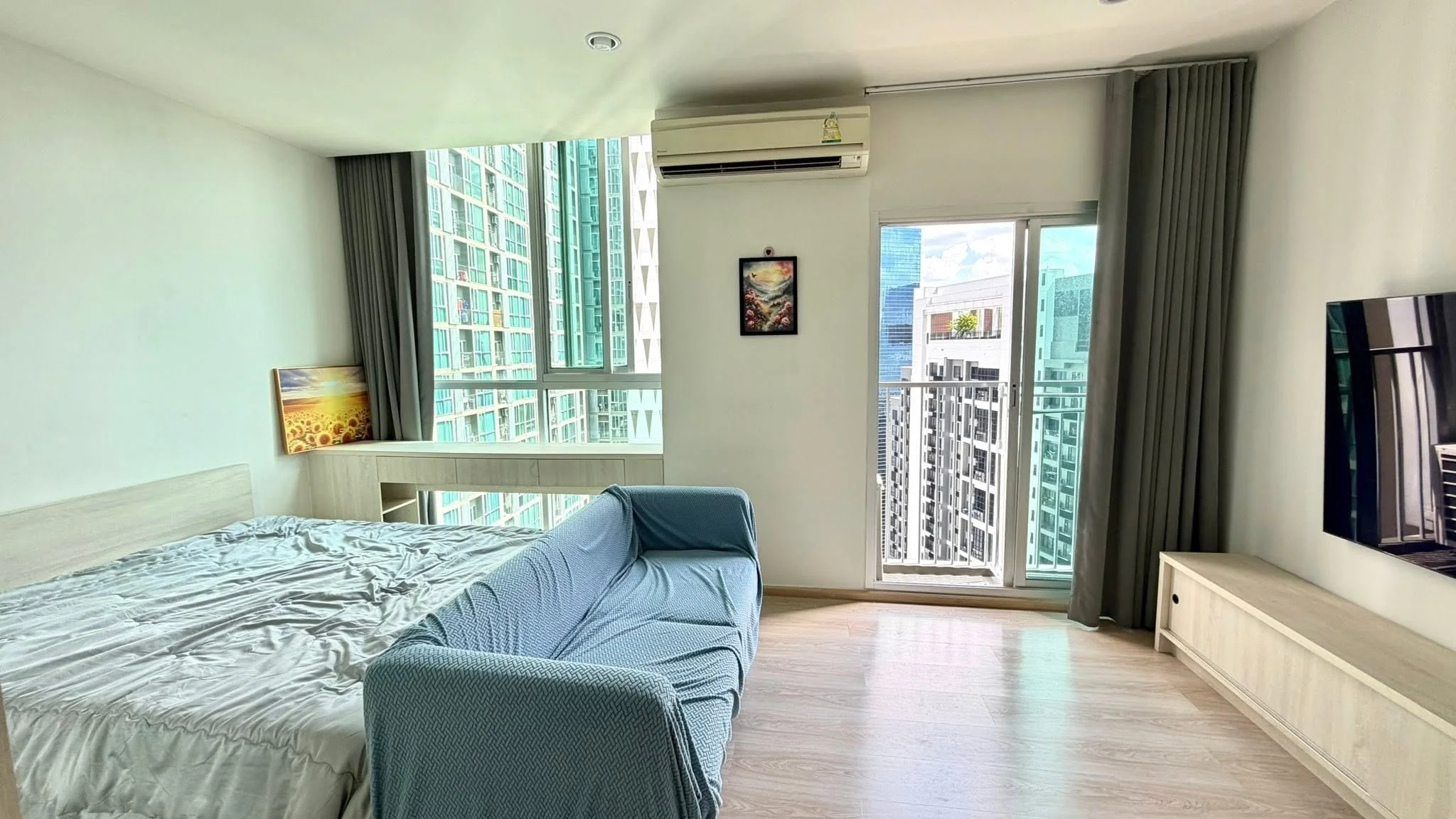 2 Bedroom condo in Noble Revolve Ratchada