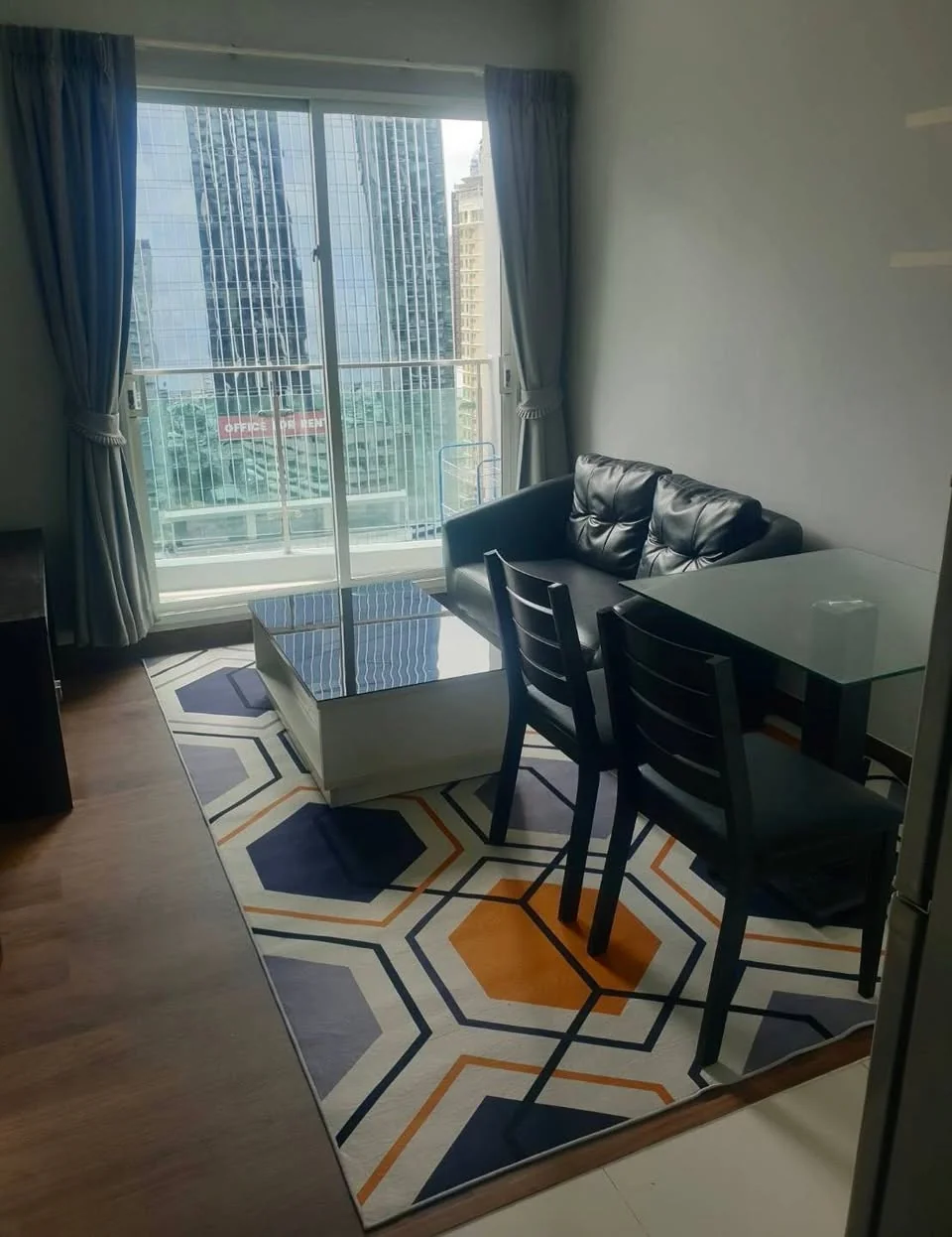 1 Bedroom condo in Condolette Ize Ratchathewi