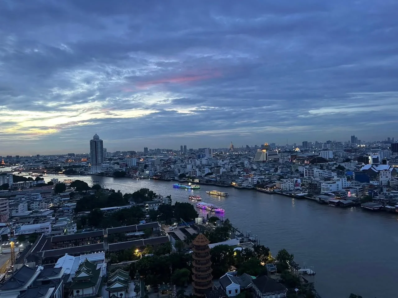 1 Bedroom condo in Baan Chao Praya