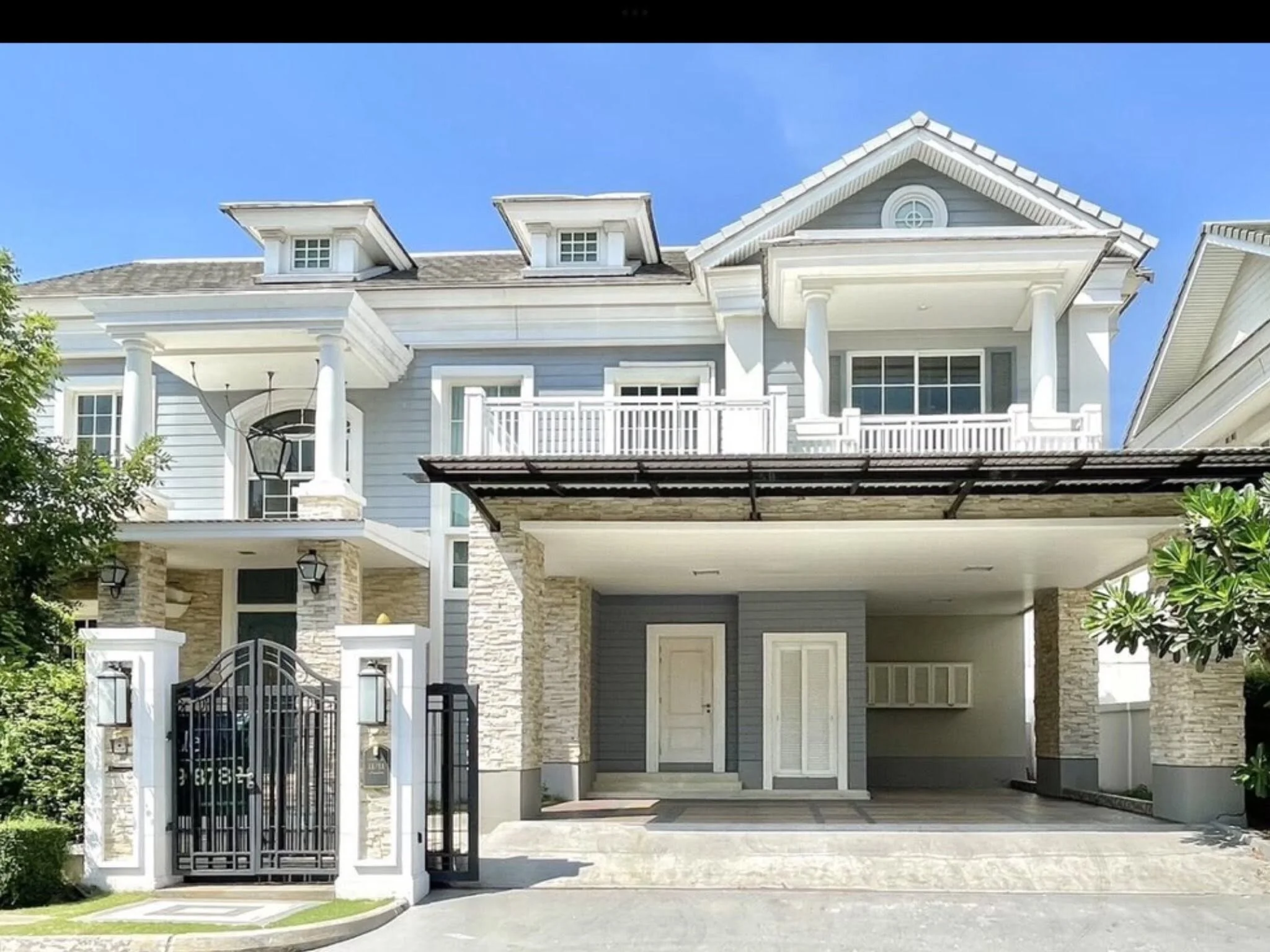 4 Bedroom condo in Narasiri Bangna