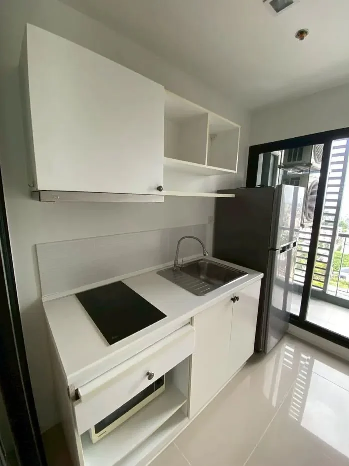 1 Bedroom condo in Knightsbridge Bearing