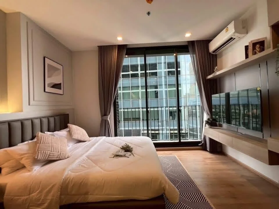 Studio condo in Noble Around Ari