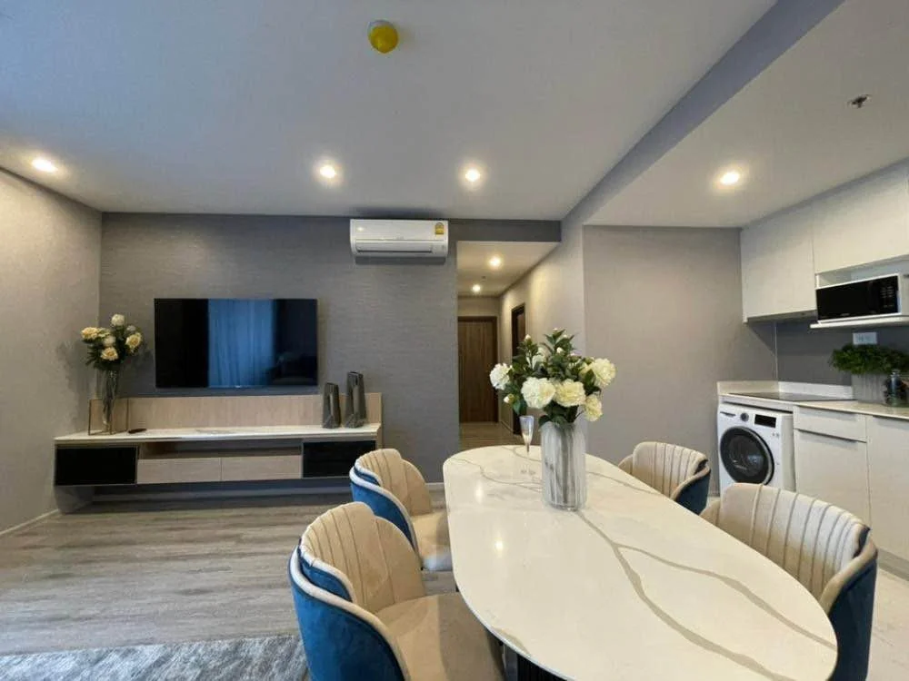 2 Bedroom condo in IDEO Mobi Sukhumvit 66