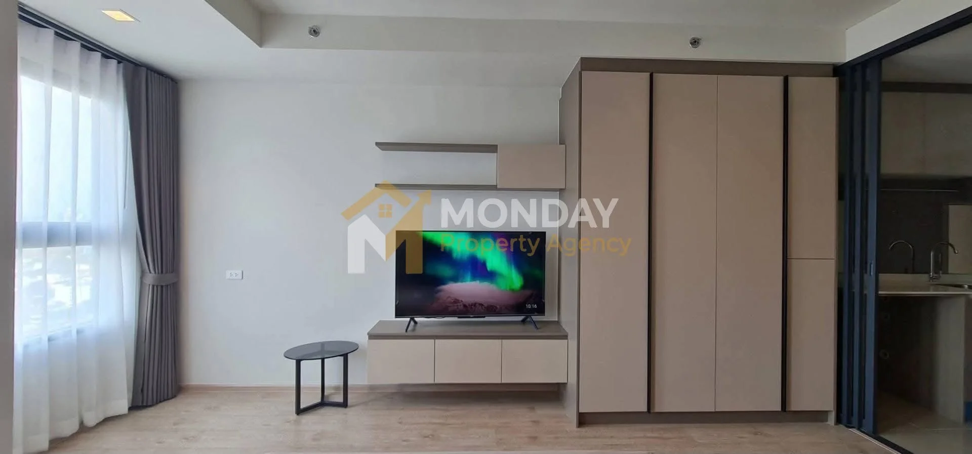 Studio condo in IDEO Sathorn-Wongwian Yai