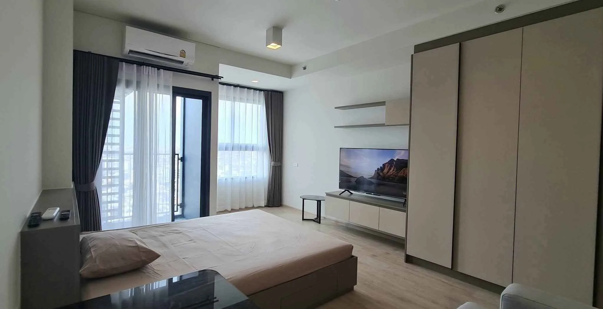 Studio condo in IDEO Sathorn-Wongwian Yai