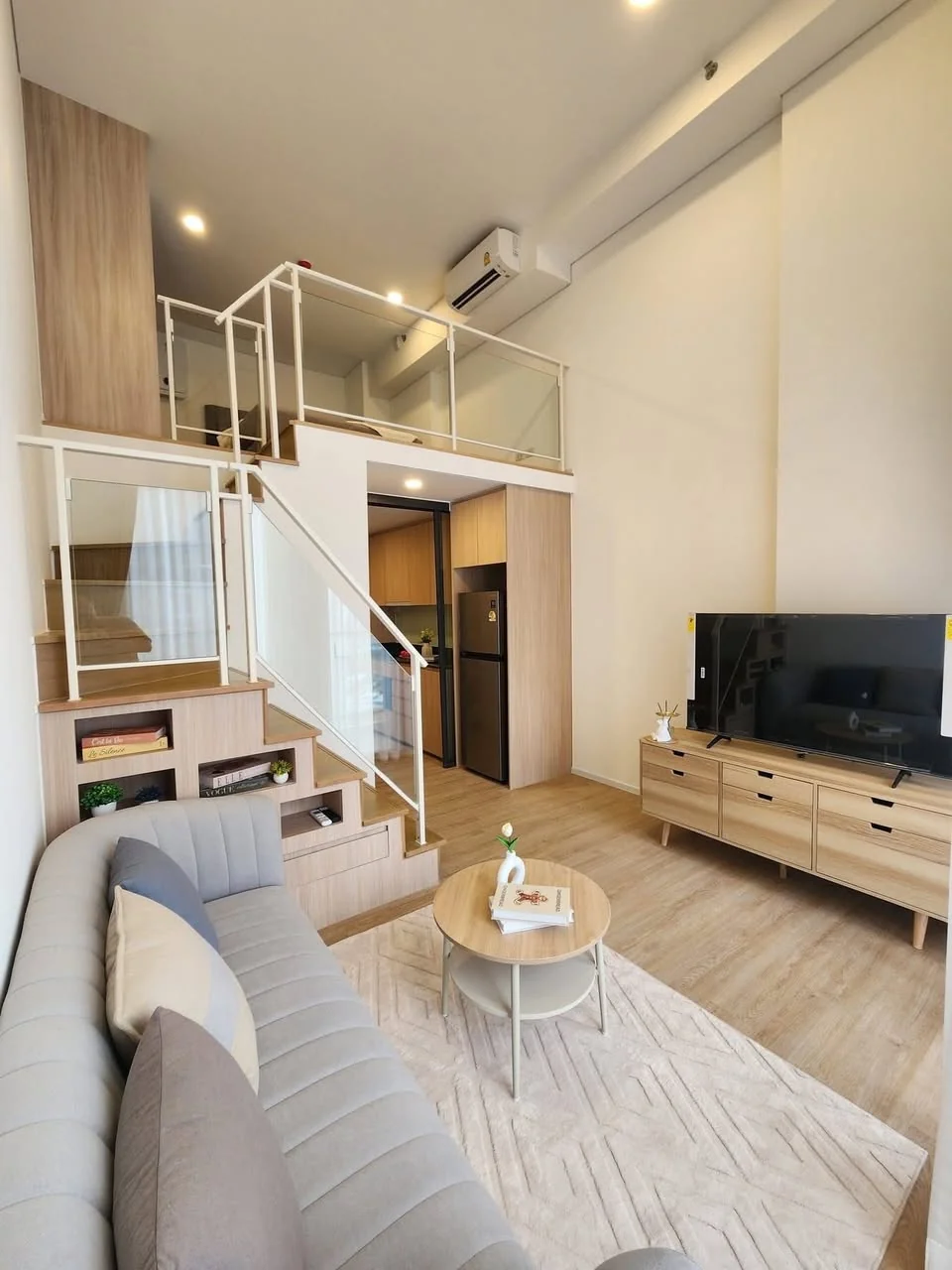 1 Bedroom condo in Landmark @MRTA Station