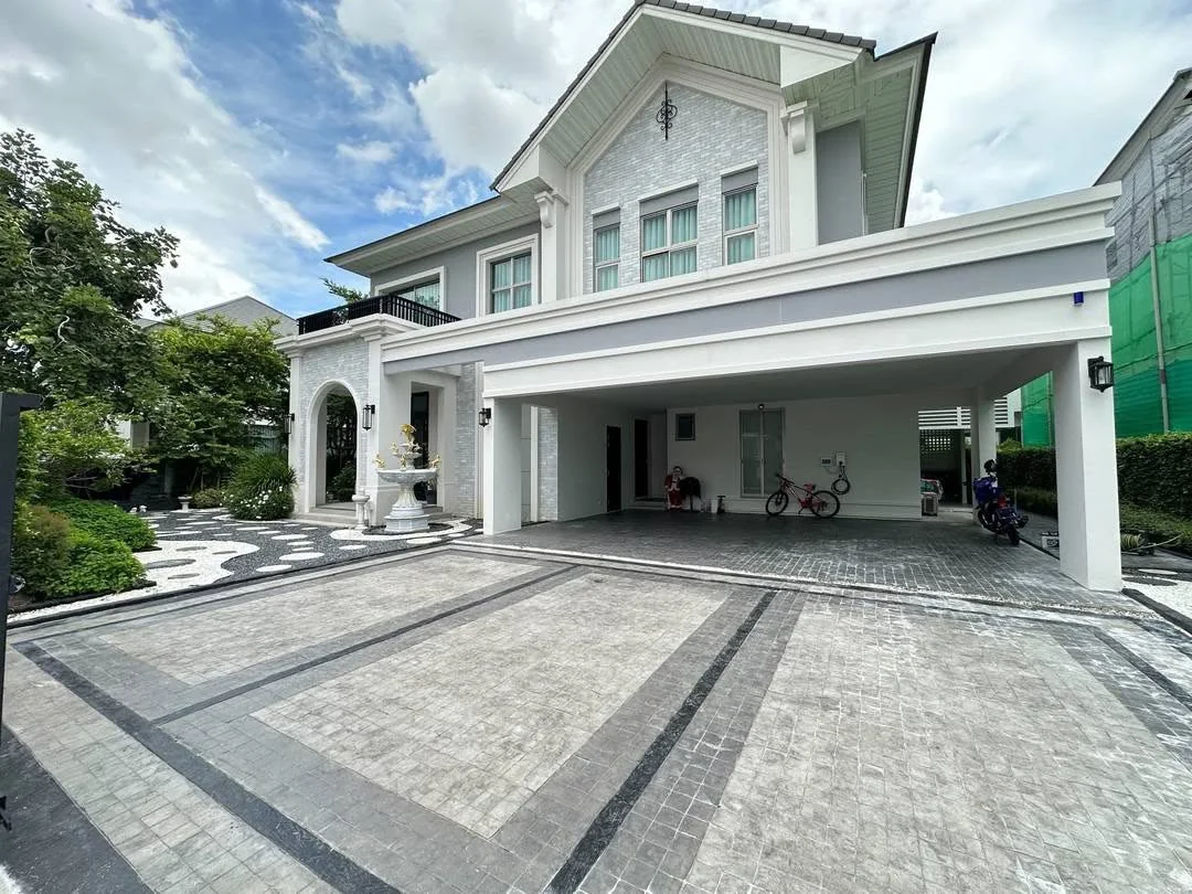 4 Bedroom condo in Perfect Masterpiece Sukhumvit 77