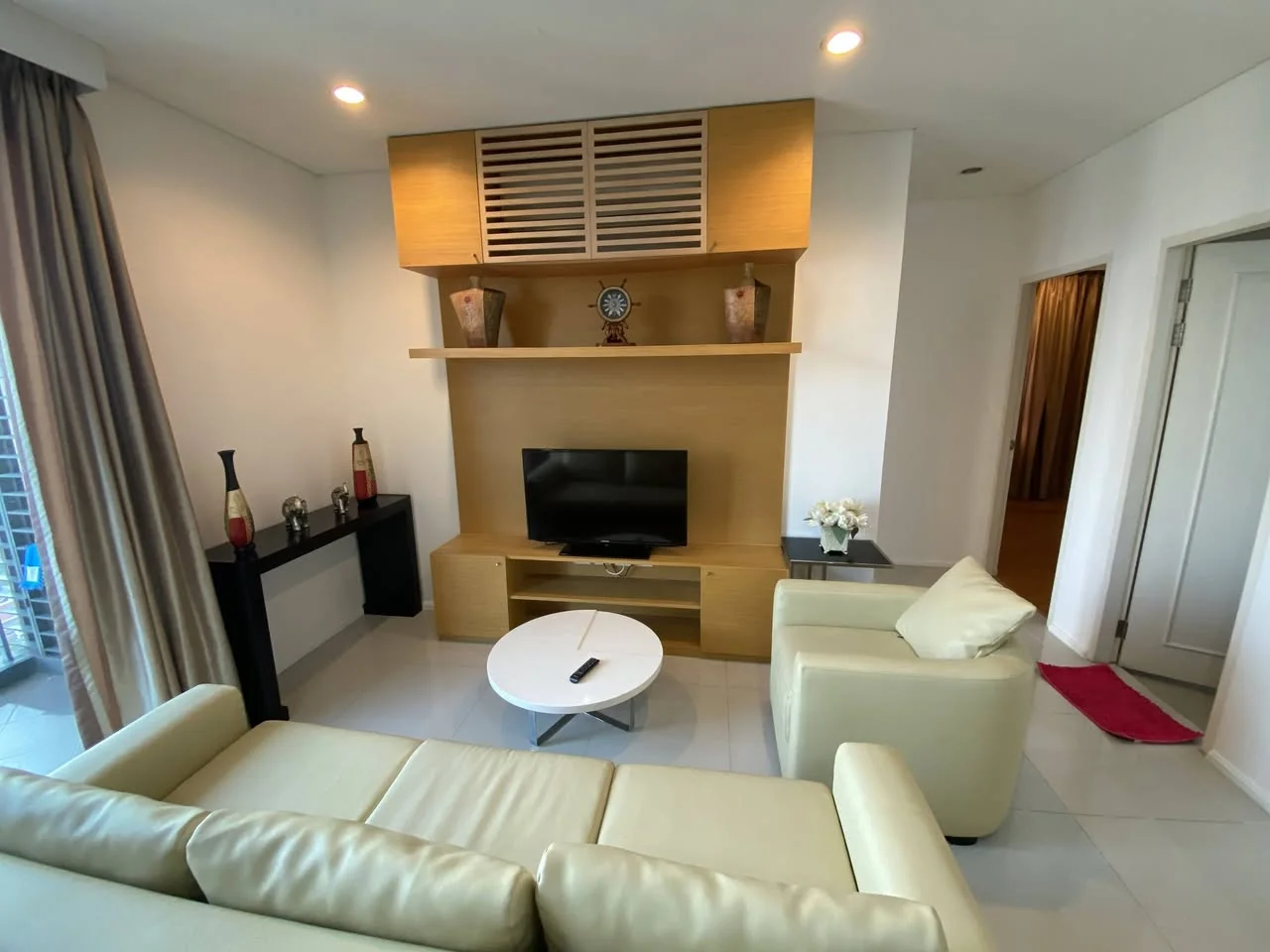 2 Bedroom condo in Villa Asoke