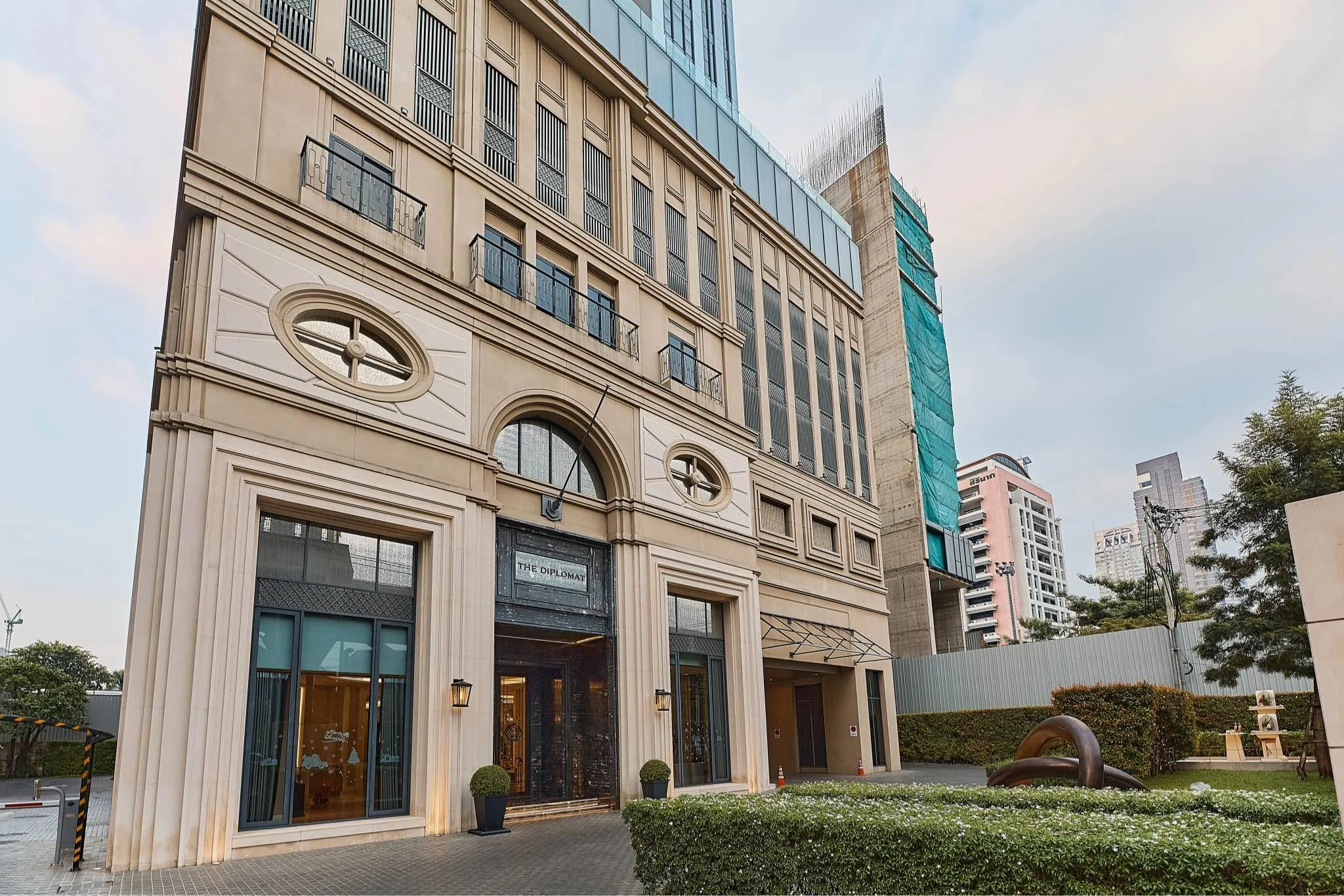 2 Bedroom condo in The Diplomat Sathorn