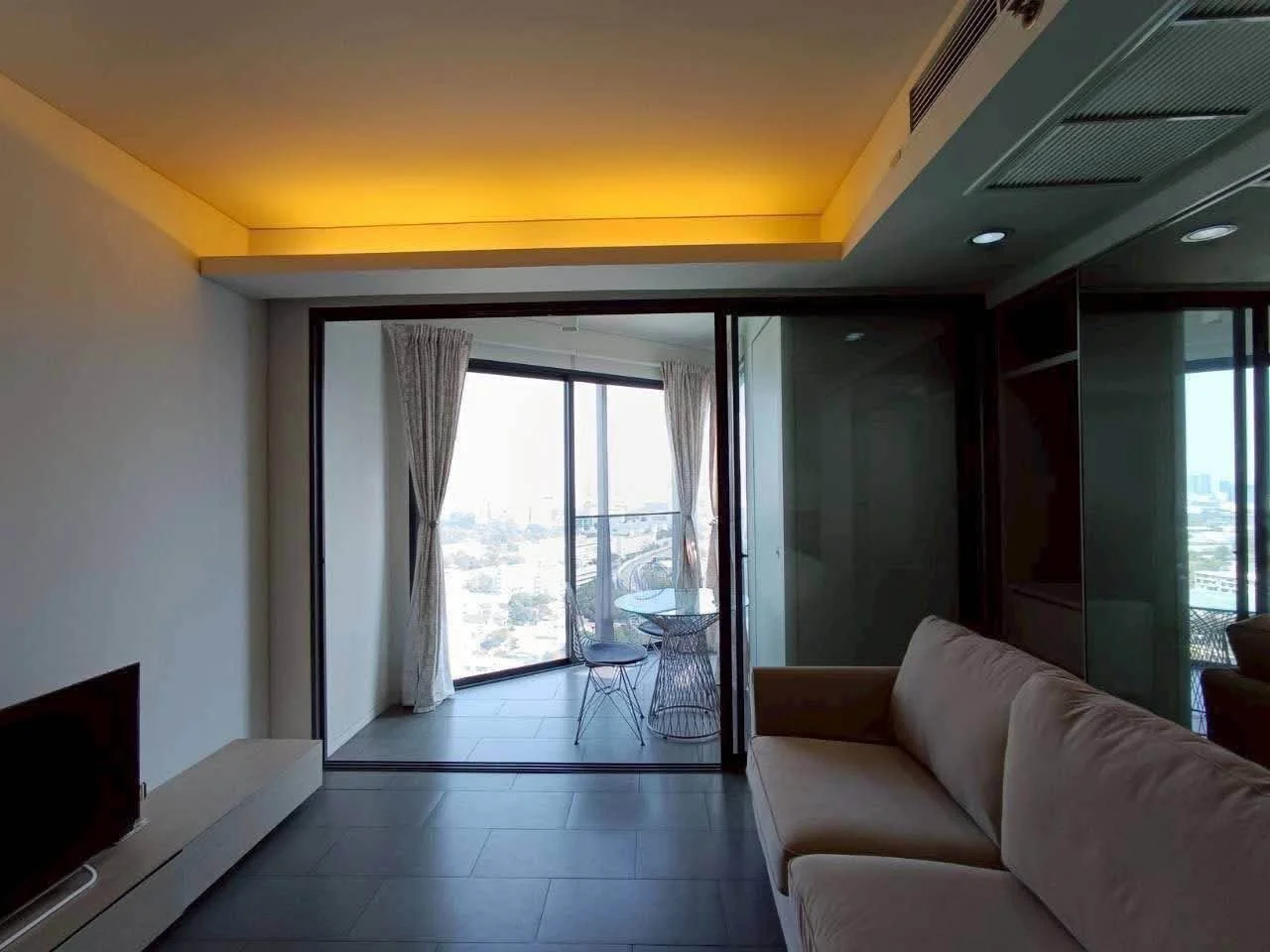1 Bedroom condo in Siamese Ratchakru