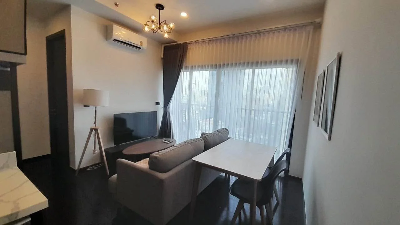 2 Bedroom condo in Park Origin Thonglor