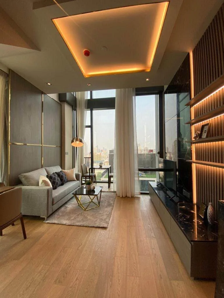 Studio condo in 28 Chidlom