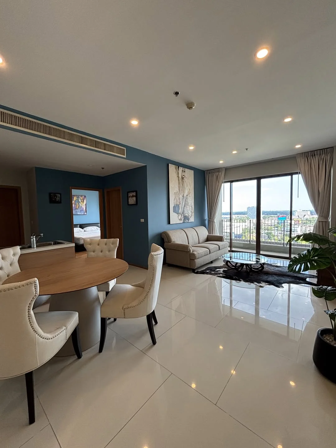 1 Bedroom condo in The Emporio Place