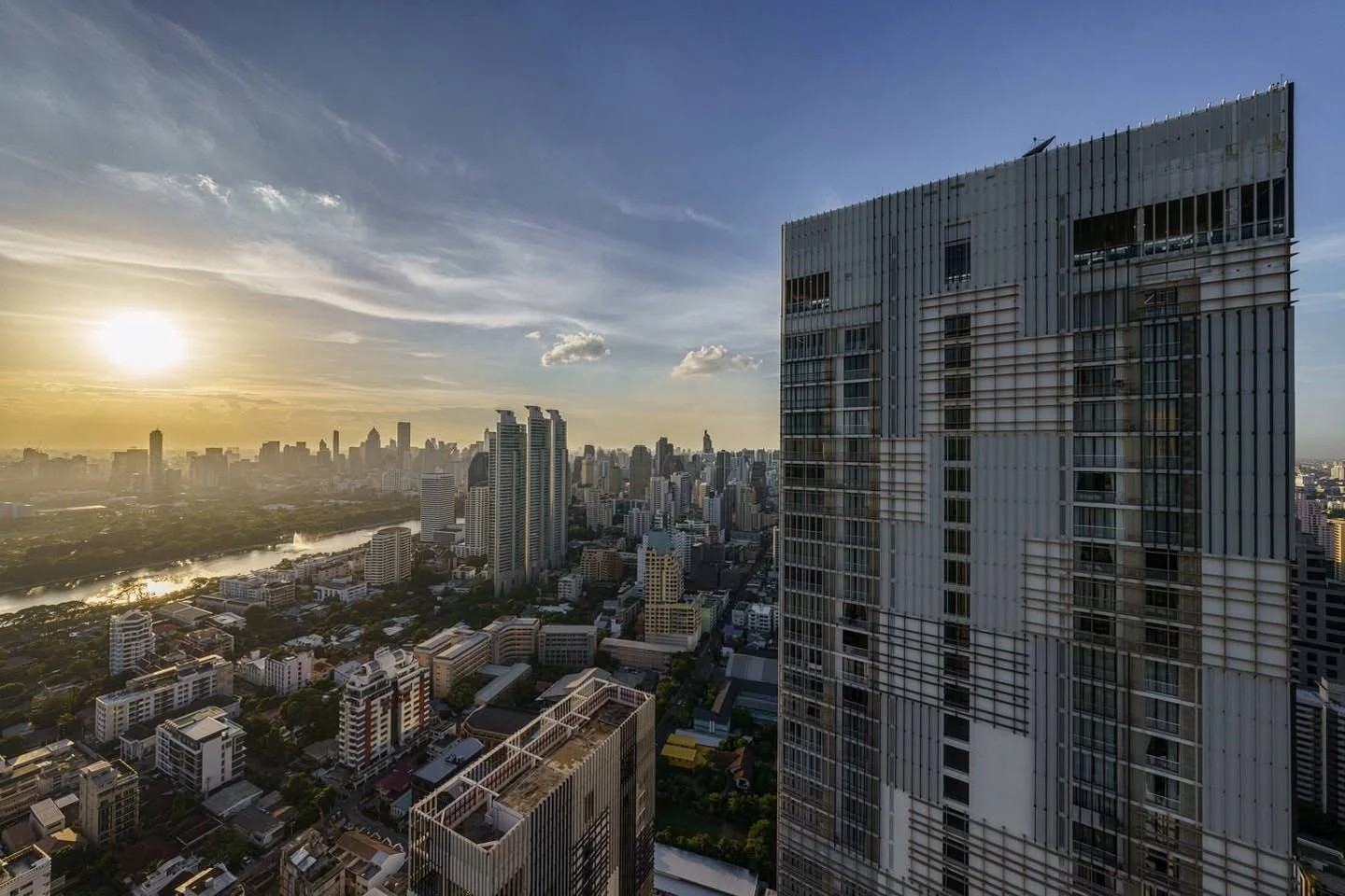 2 Bedroom condo in Park Origin Phrom Phong (Park 24)