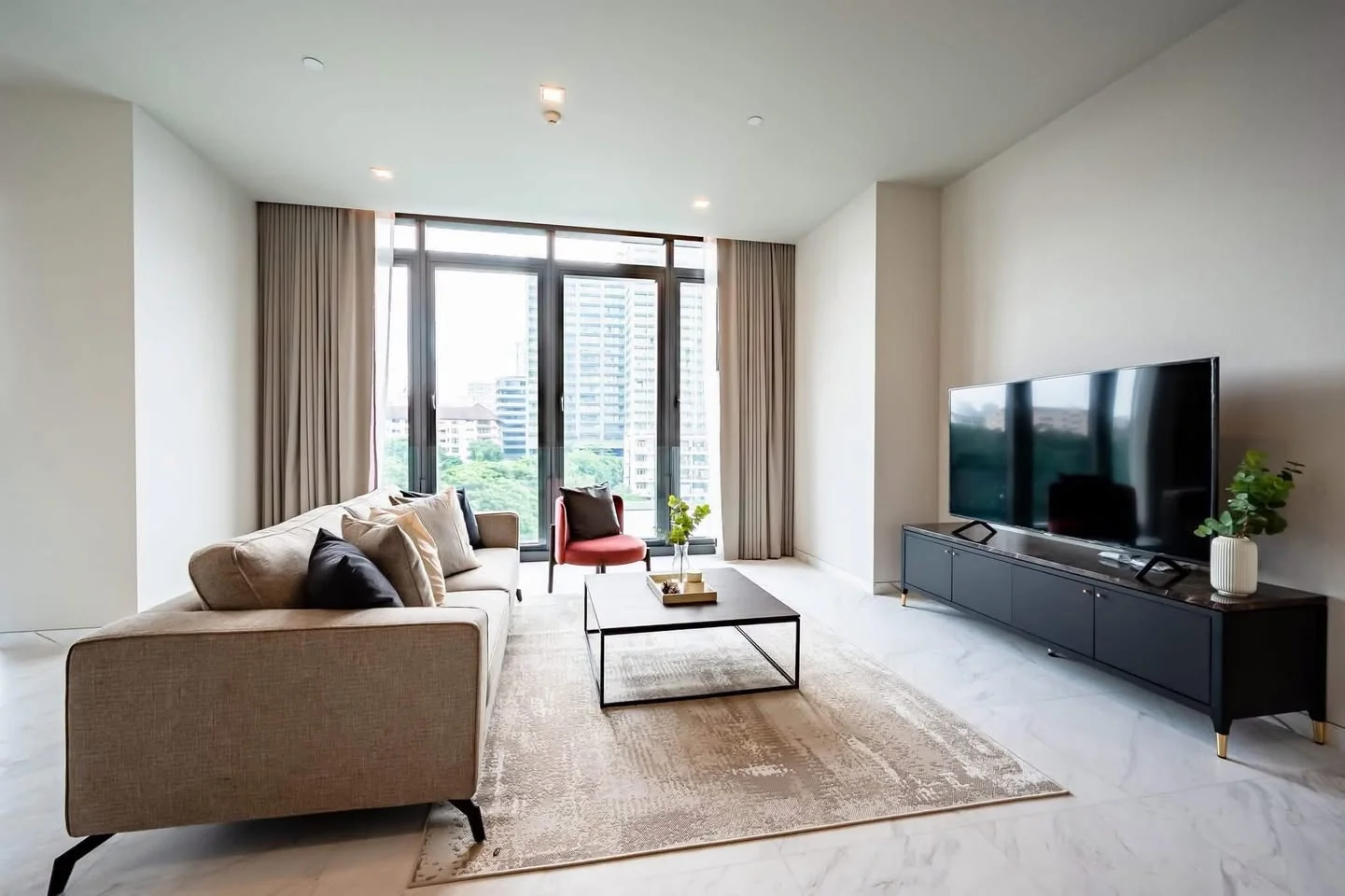 2 Bedroom condo in The Monument Thonglor