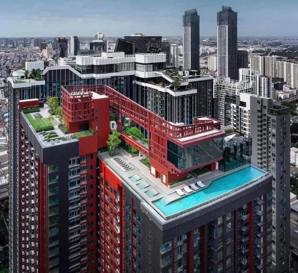 2 Bedroom condo in Life Asoke Hype