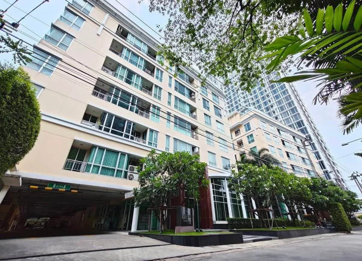1 Bedroom condo in The Address Sukhumvit 42