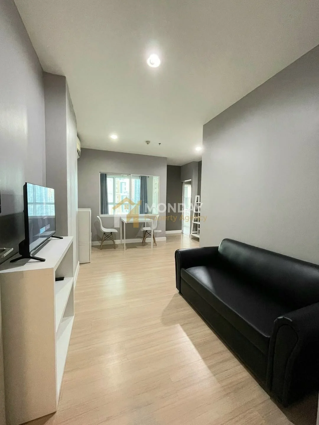 1 Bedroom condo in Life @ Sathorn 10