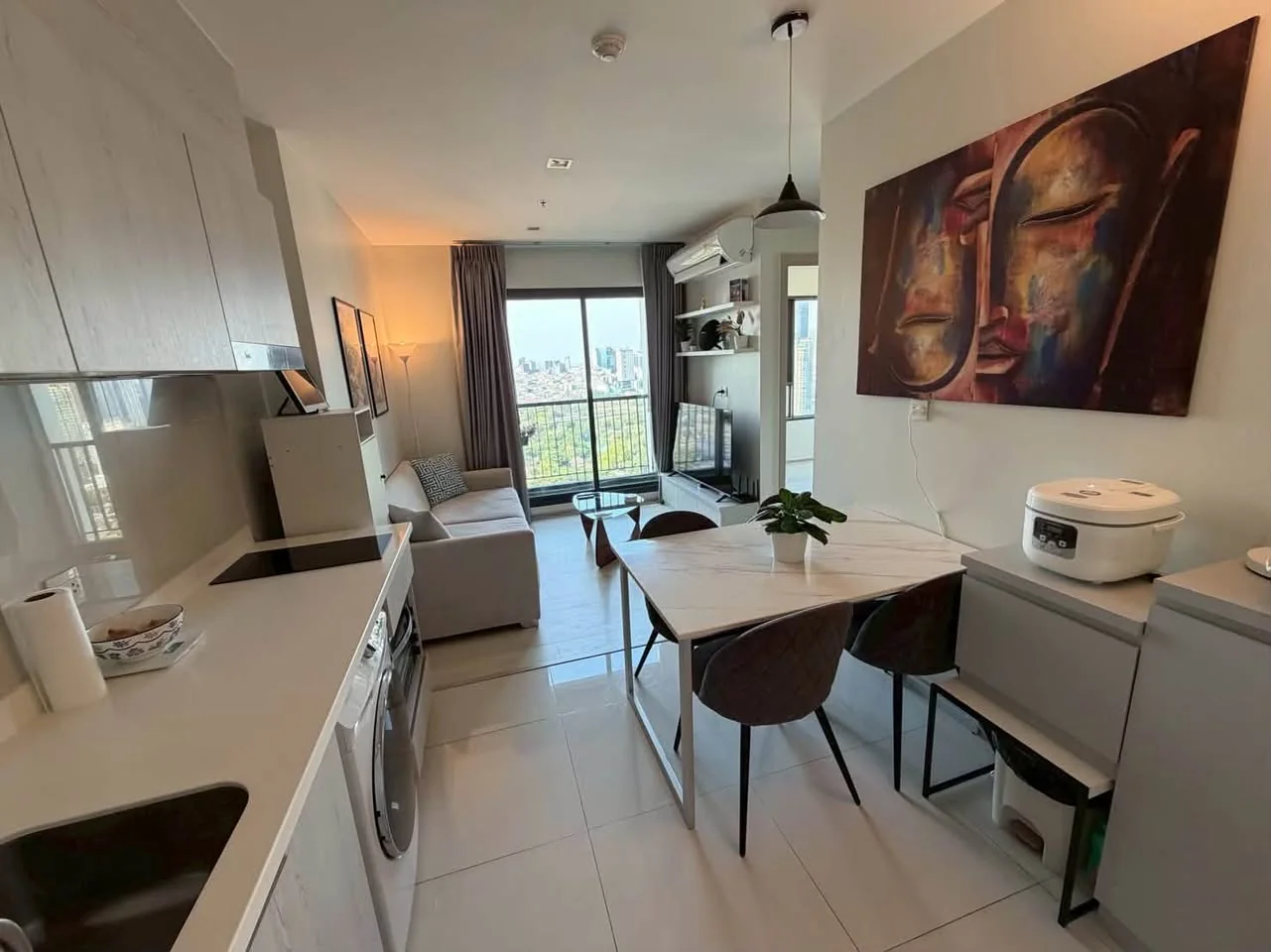 2 Bedroom condo in Life One Wireless