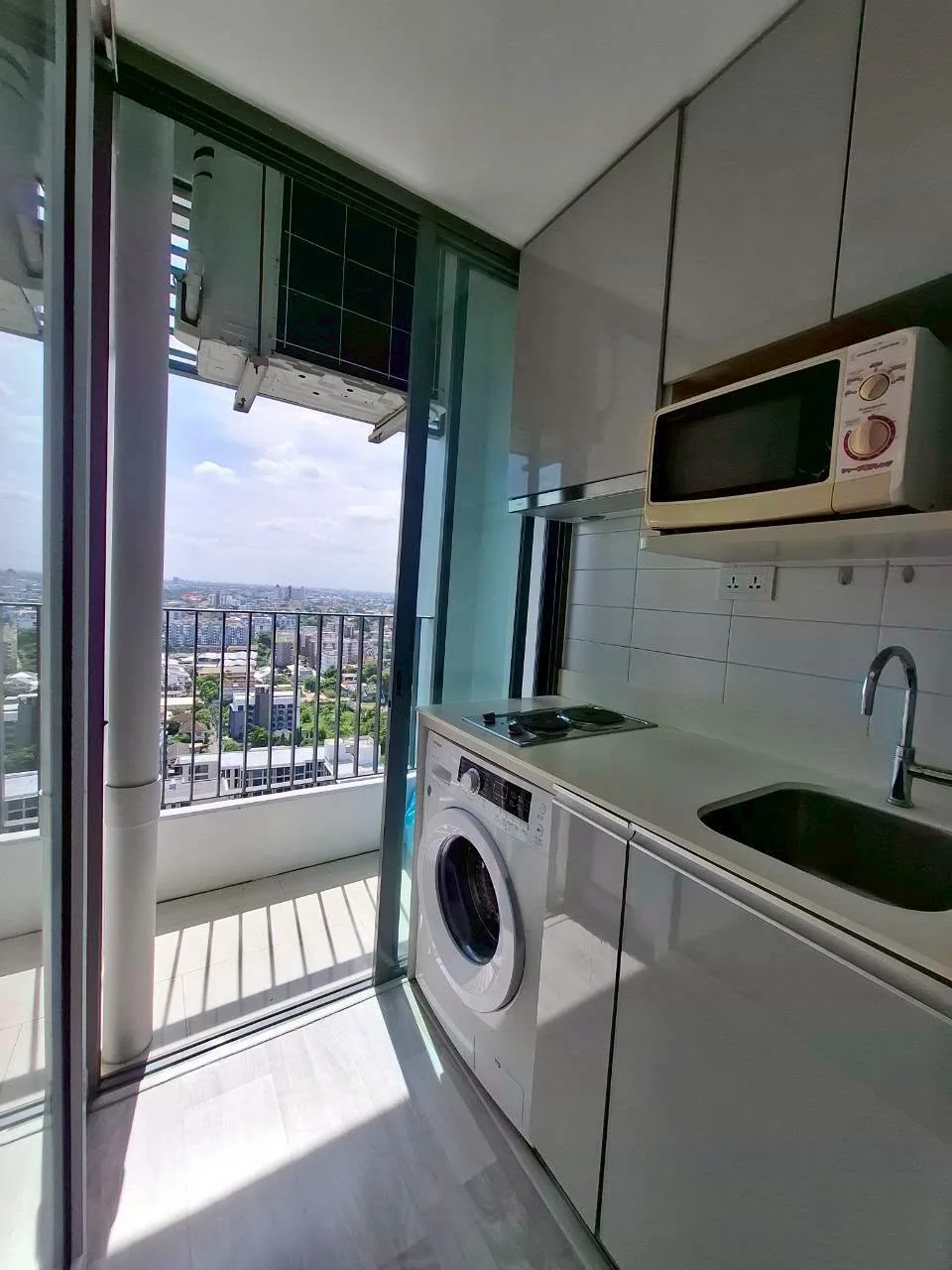 2 Bedroom condo in Rhythm Rangnam