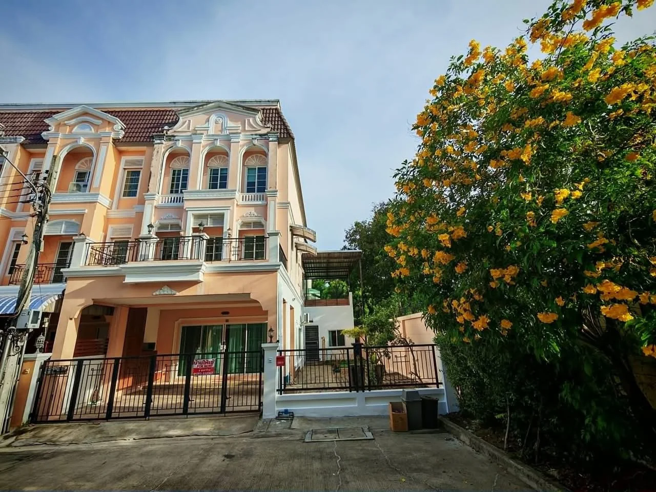 4 Bedroom condo in Urban Sathorn
