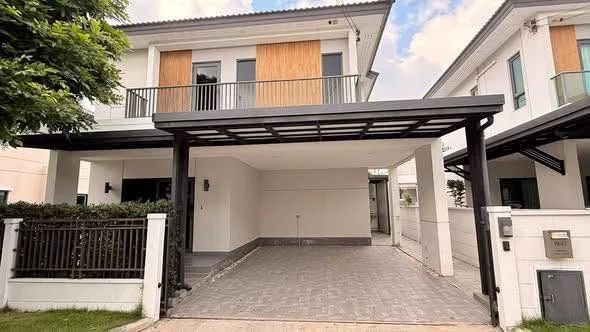 3 Bedroom condo in Centro Wongwaen-Chatuchot