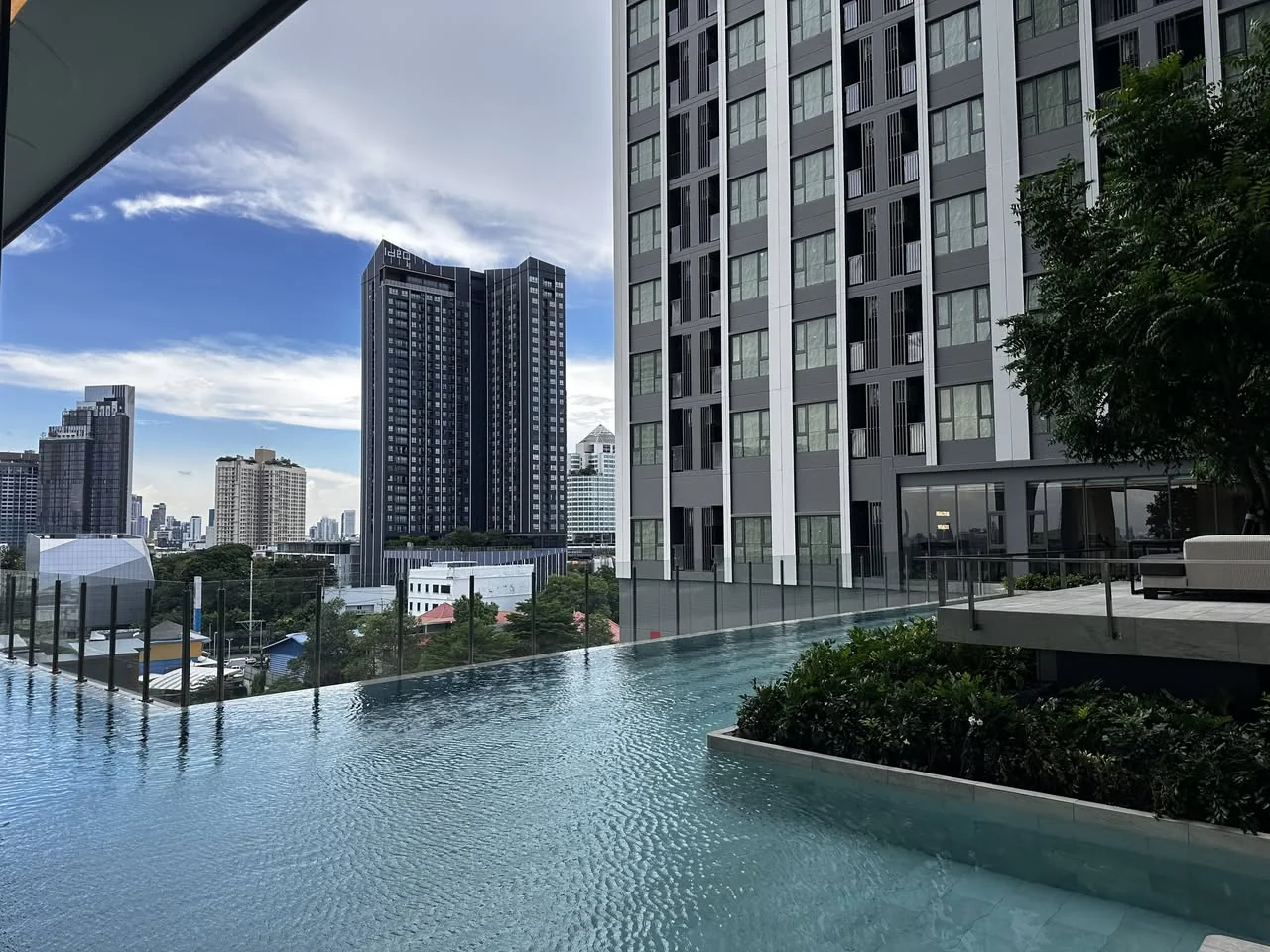 1 Bedroom condo in Aspire Sukhumvit-Rama 4