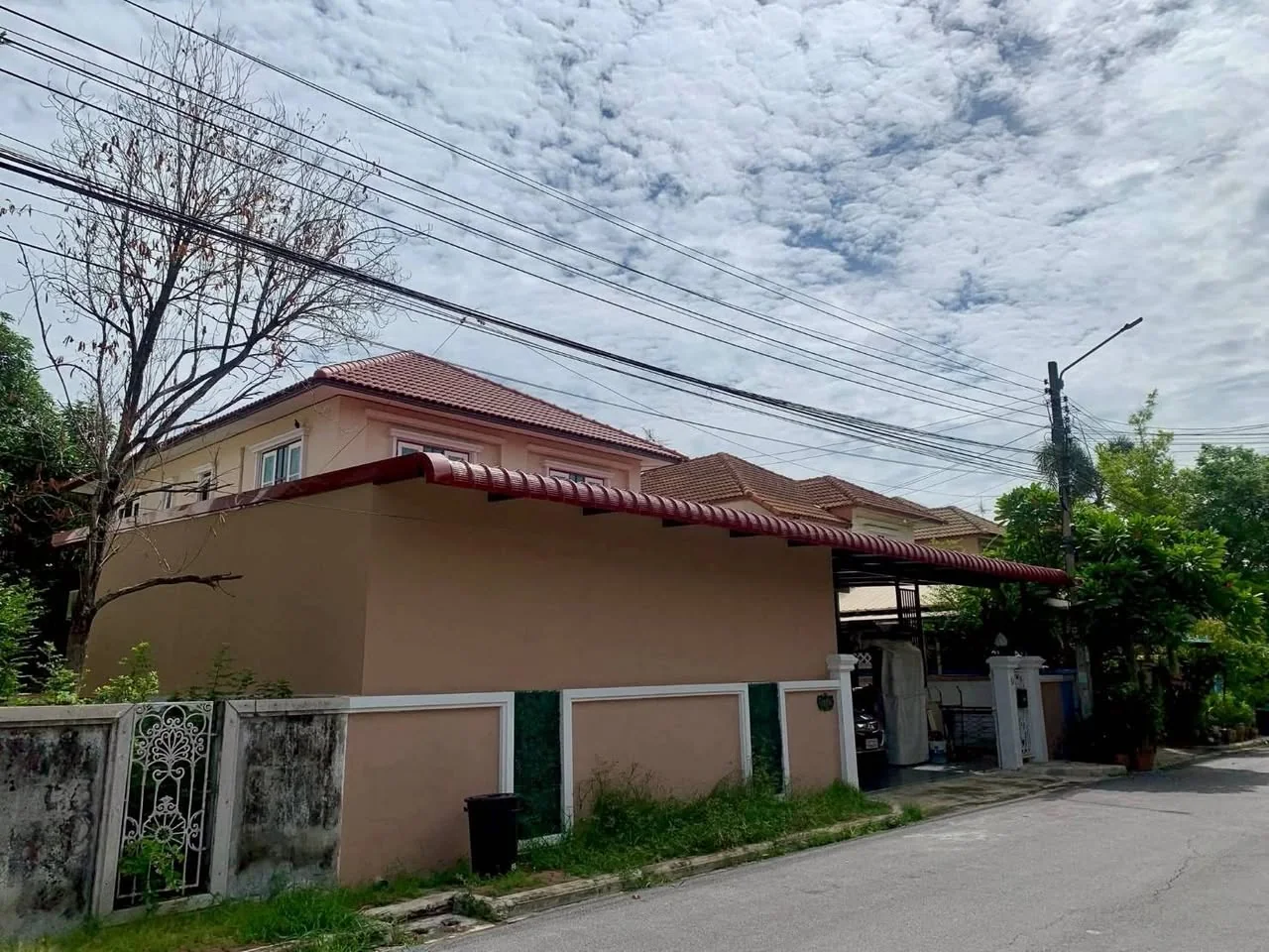 3 Bedroom condo in K.C. Park Ville 3