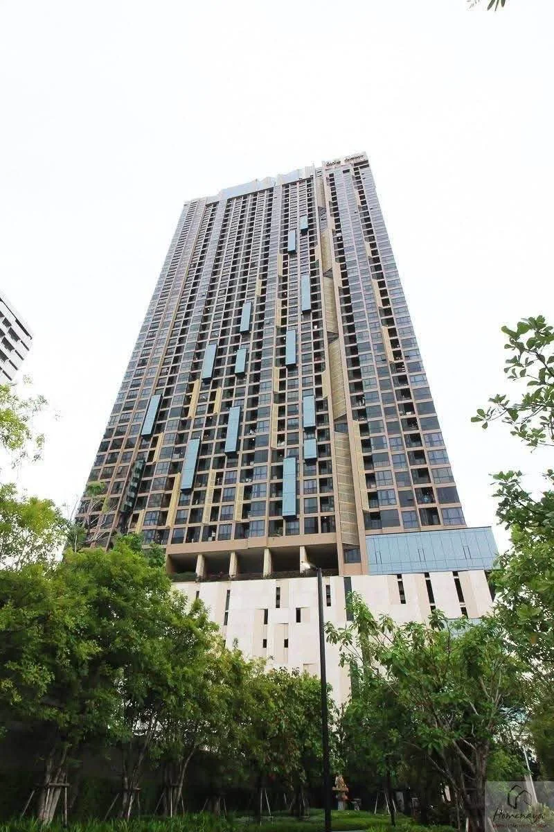 1 Bedroom condo in Oka Haus Sukhumvit 36