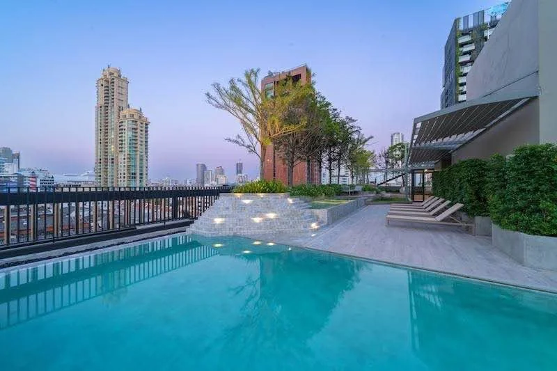 2 Bedroom condo in Walden Asoke