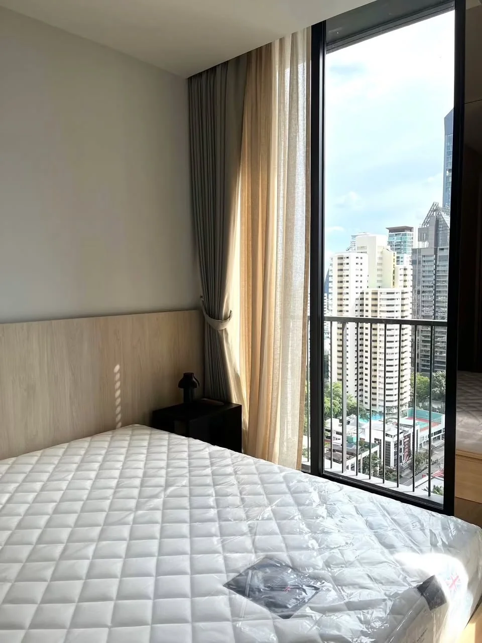 1 Bedroom condo in Noble State 39