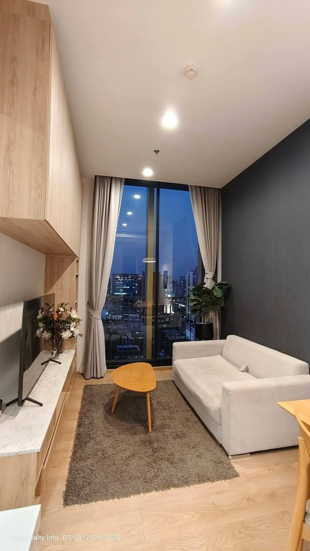 Studio condo in Noble BE19 Sukhumvit