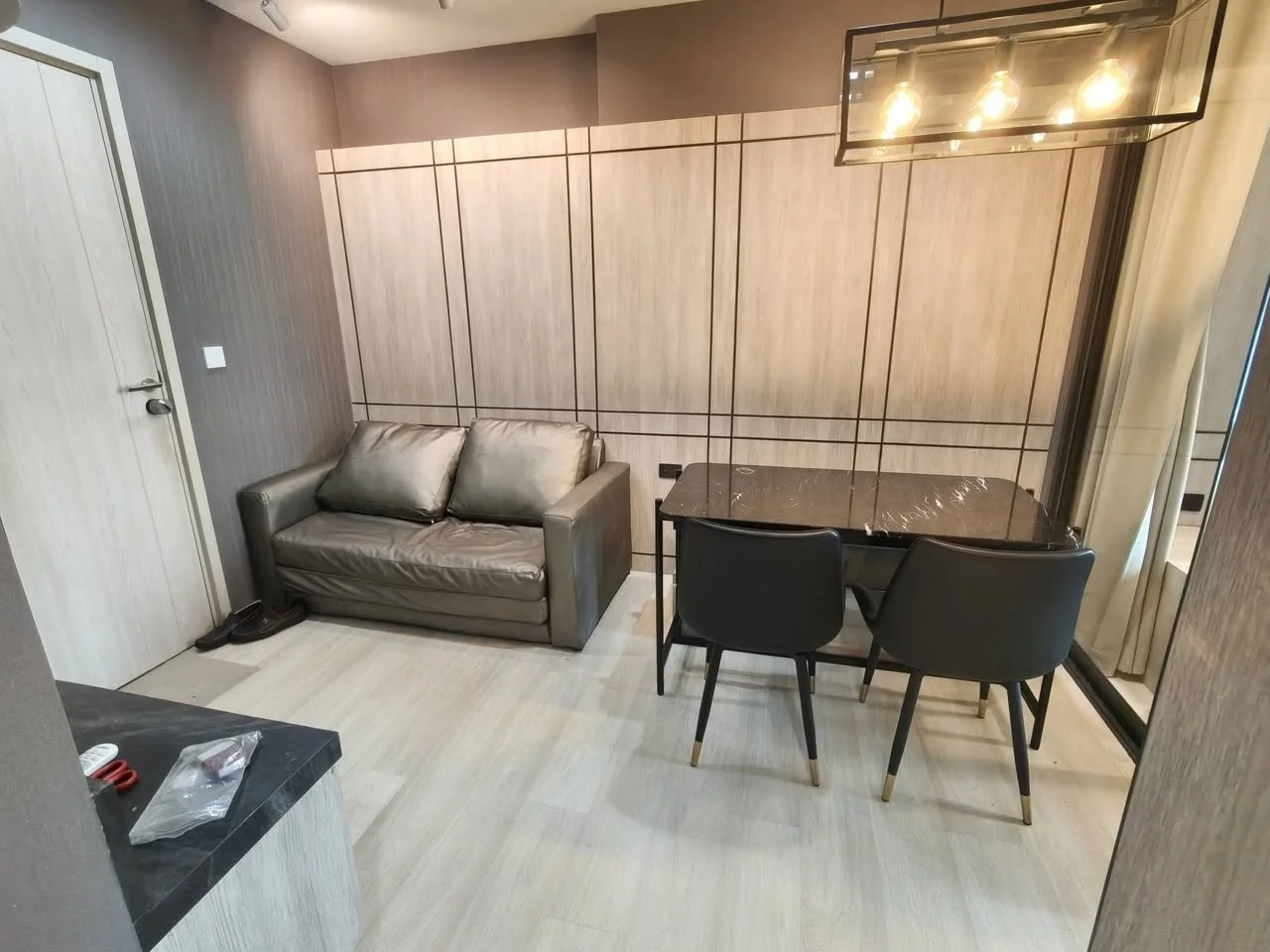 1 Bedroom condo in Life One Wireless