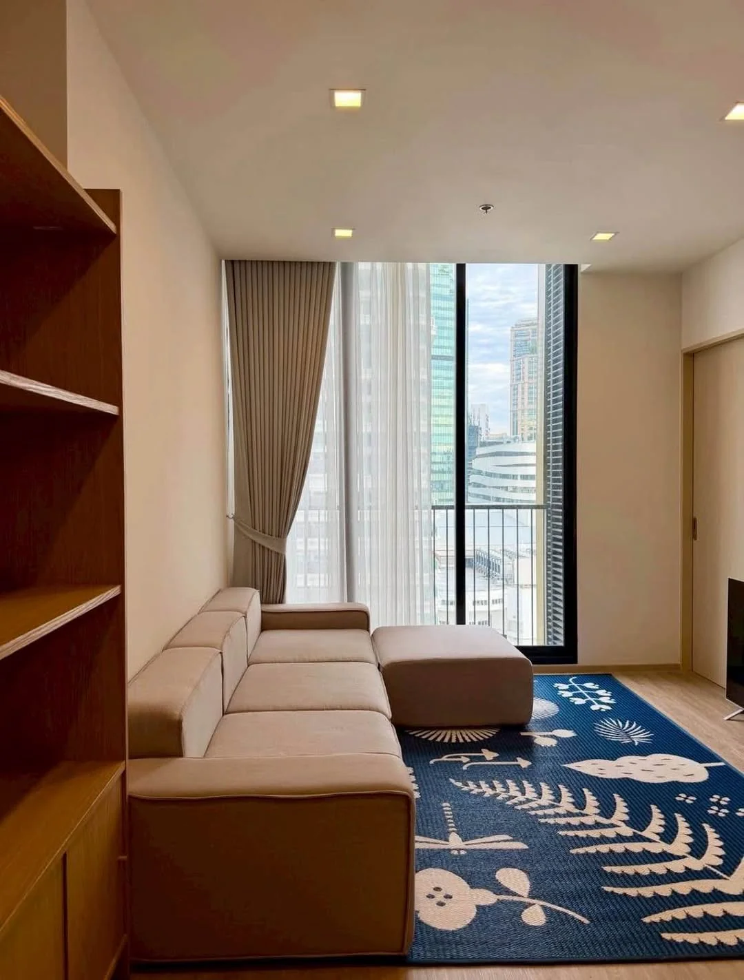 1 Bedroom condo in Noble State 39