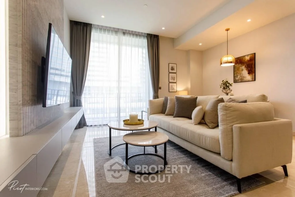 2 Bedroom condo in Muniq Langsuan