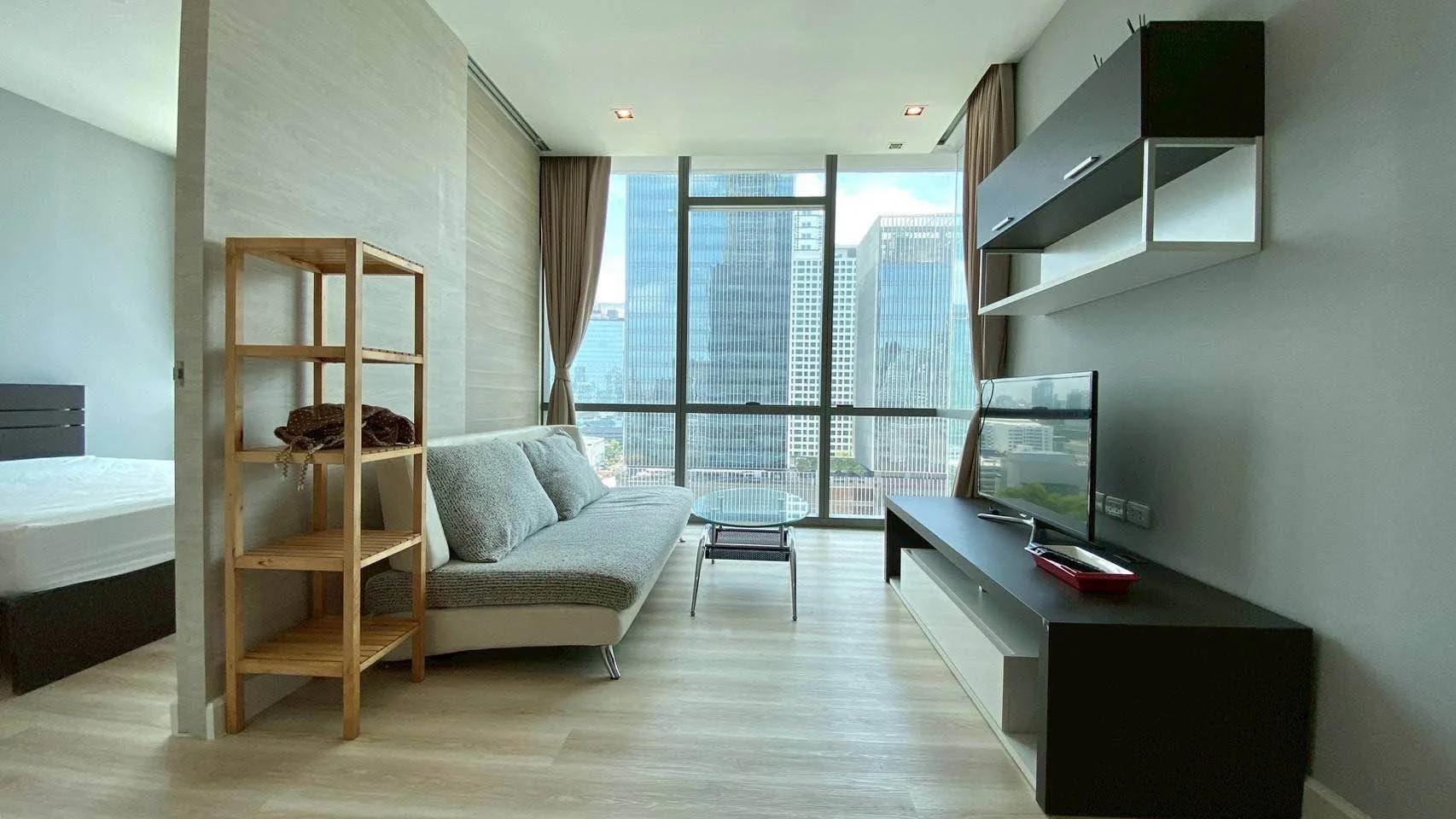 1 Bedroom condo in The Room Sukhumvit 21
