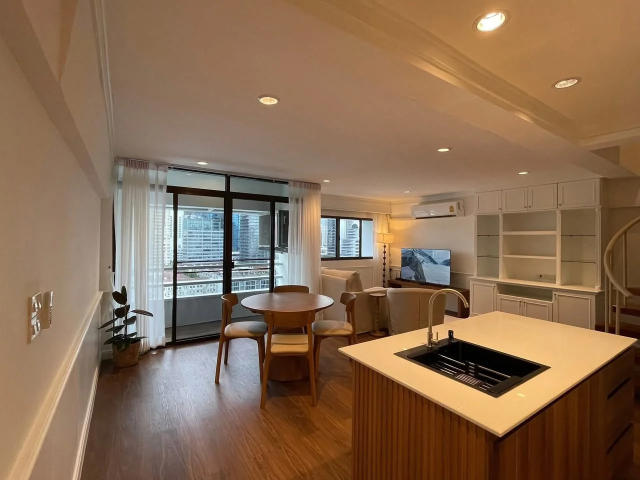 2 Bedroom condo in Thonglor Tower