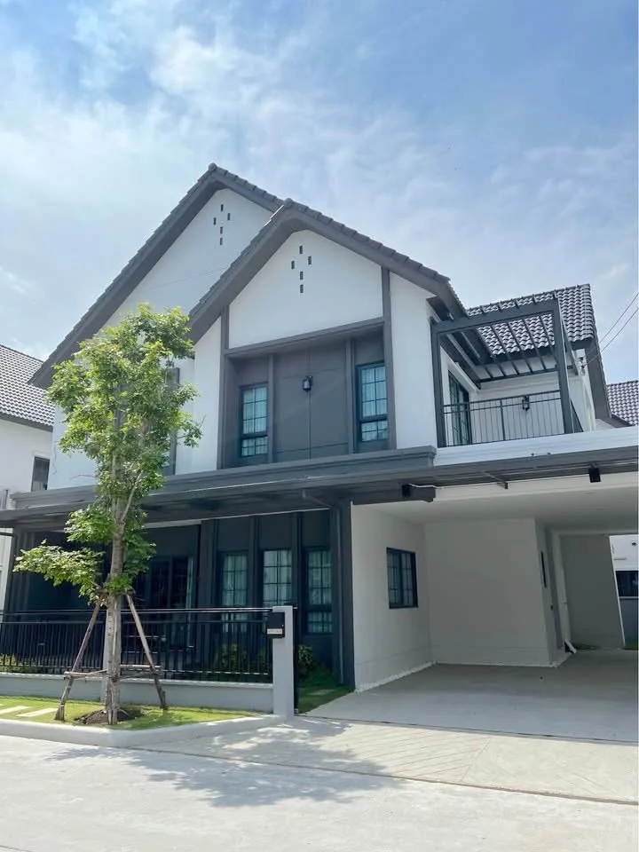 4 Bedroom condo in Centro Bangna-Wongwean