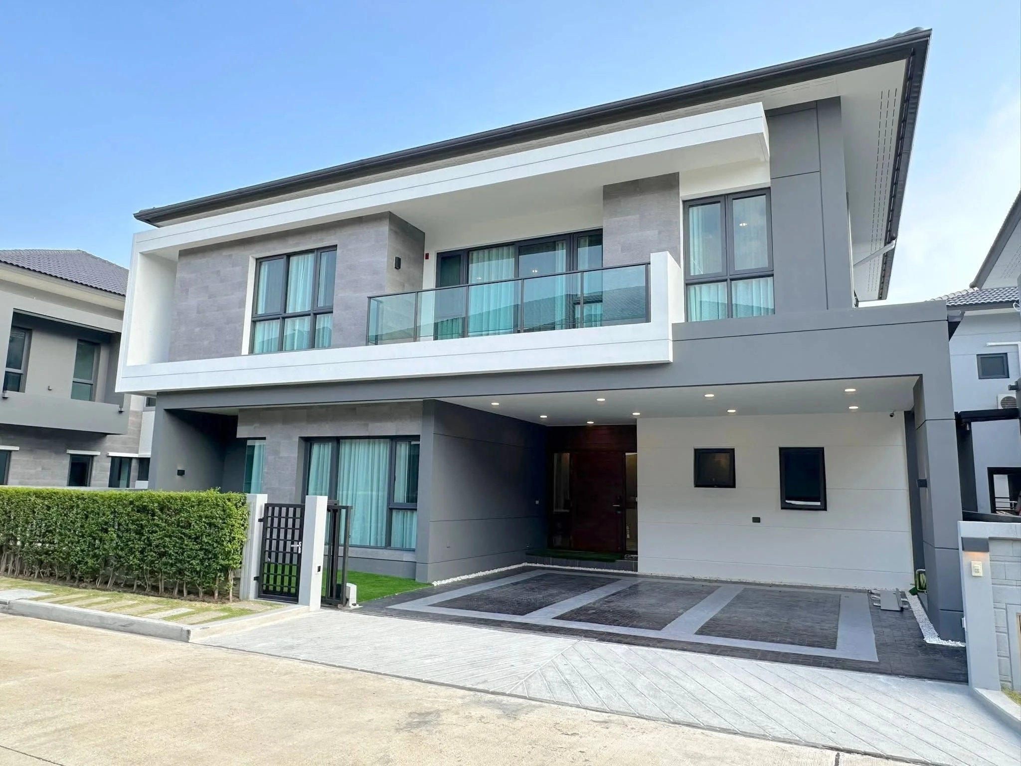 4 Bedroom condo in The City Bangna