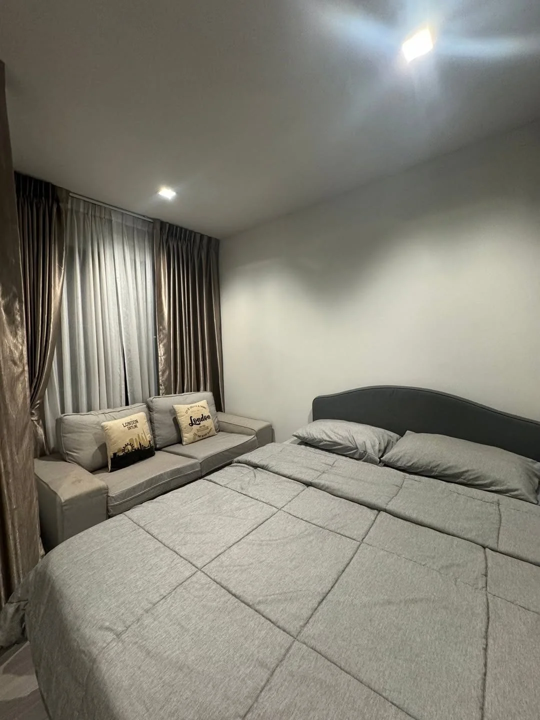 Studio condo in Life Asoke-Rama 9