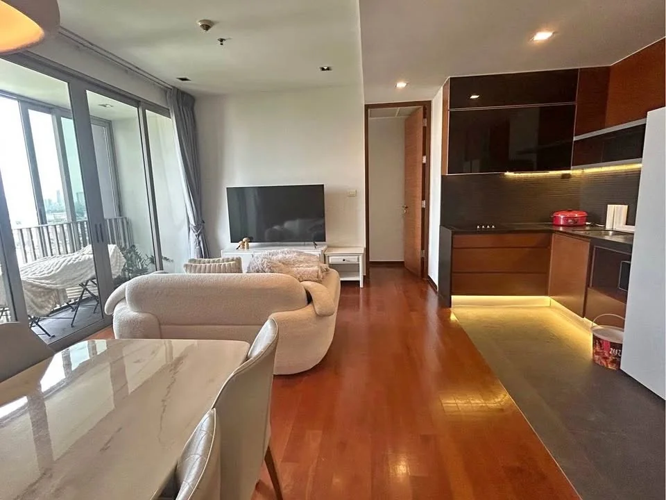 2 Bedroom condo in ASHTON Morph 38