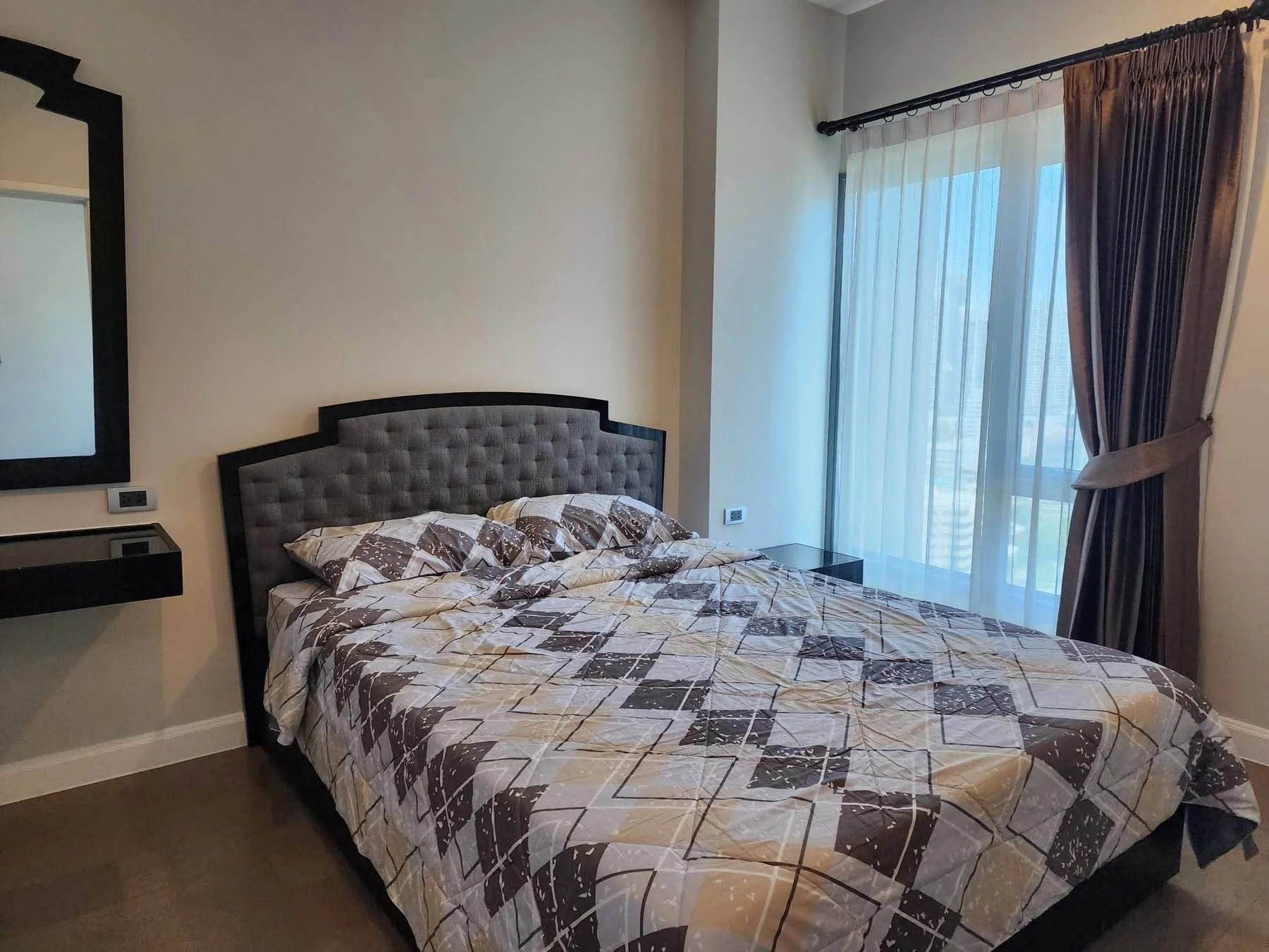 1 Bedroom condo in The Crest Sukhumvit 34
