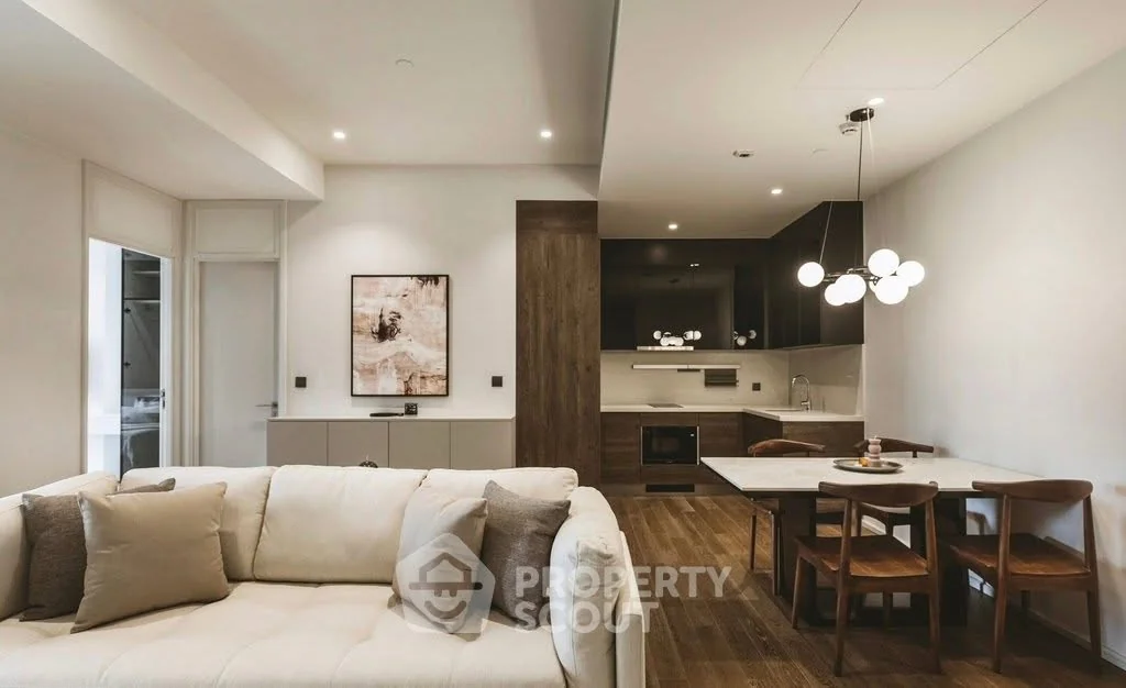 2 Bedroom condo in Muniq Langsuan
