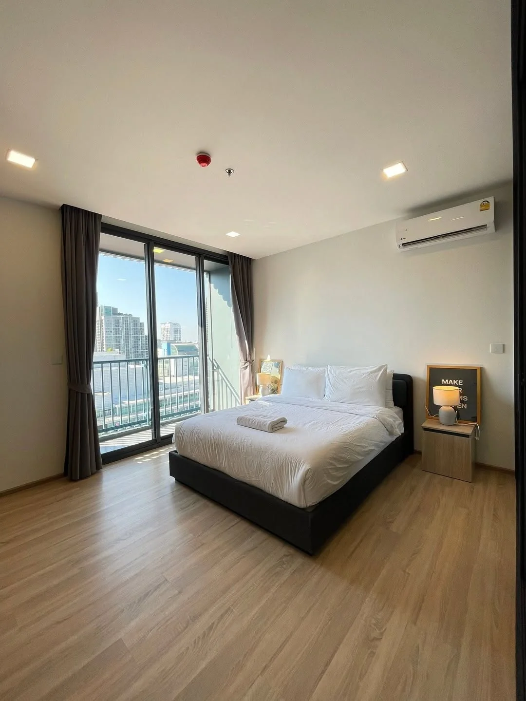 Studio condo in XT Phayathai