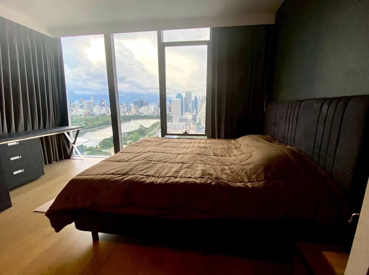2 Bedroom condo in Siamese Exclusive Queens
