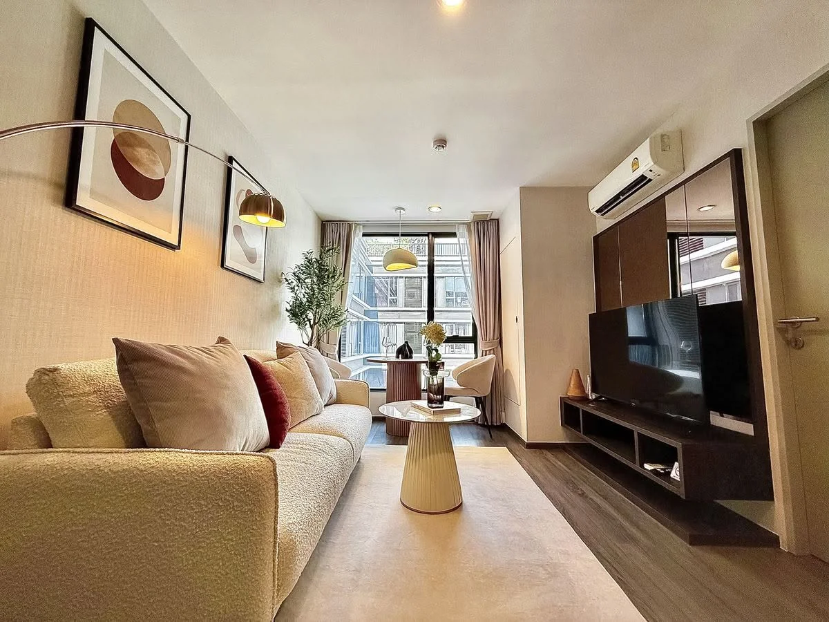 Studio condo in IDEO Mobi Sukhumvit 40