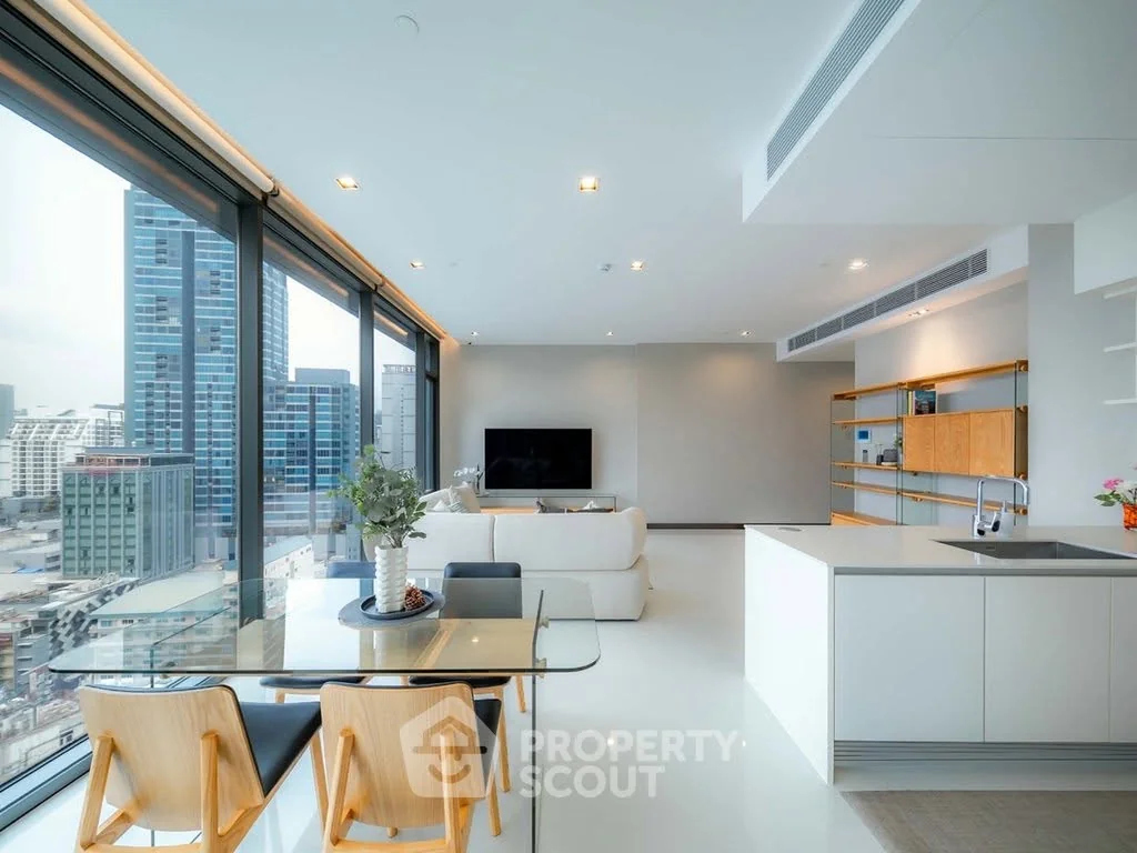 3 Bedroom condo in Q1 Sukhumvit