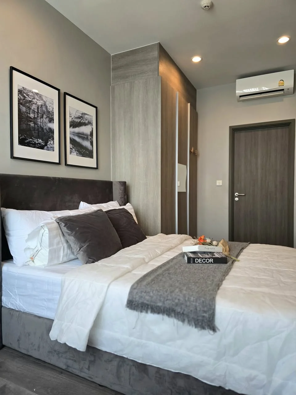 Studio condo in Whizdom Essence